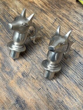 Silver Deer Head Bottle Stopper - Decorative Stainless Finish